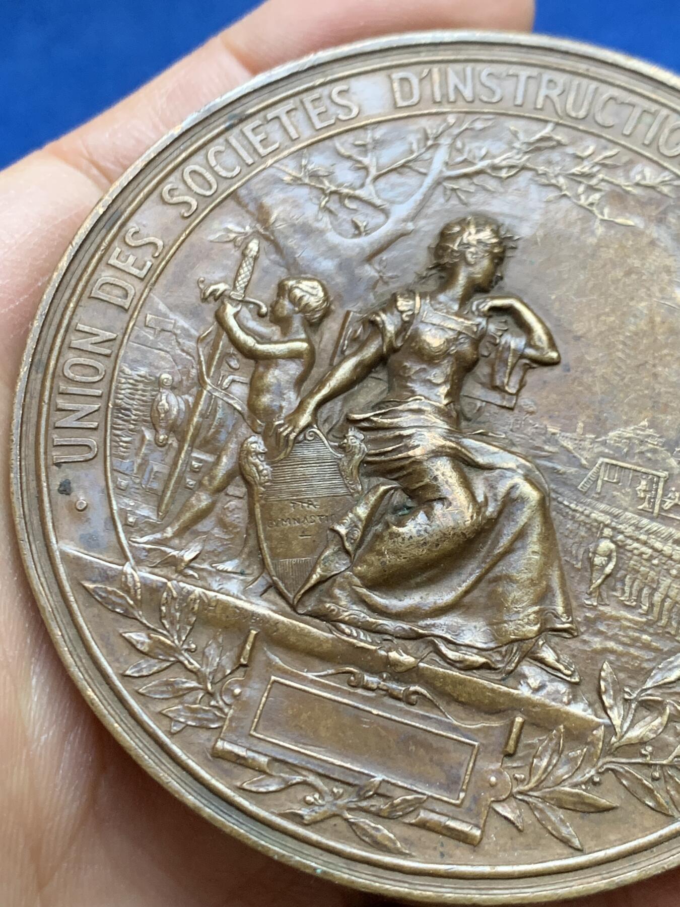 《竞宝斋》第465场 周日，周一，周二，3场连拍 （全场包邮）欢迎送拍 法国H.Dubois马赛军事教育铜牌，142.5g，67.3mm，丰饶角边铭