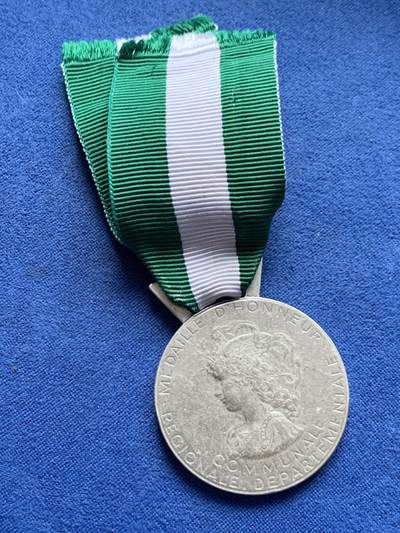 《竞宝斋》第464场 周日，周一，周二，3场连拍 （全场包邮）欢迎送拍 - 法国地方荣誉银质奖章，丰饶角1★银标，带绶带总重约26.25克