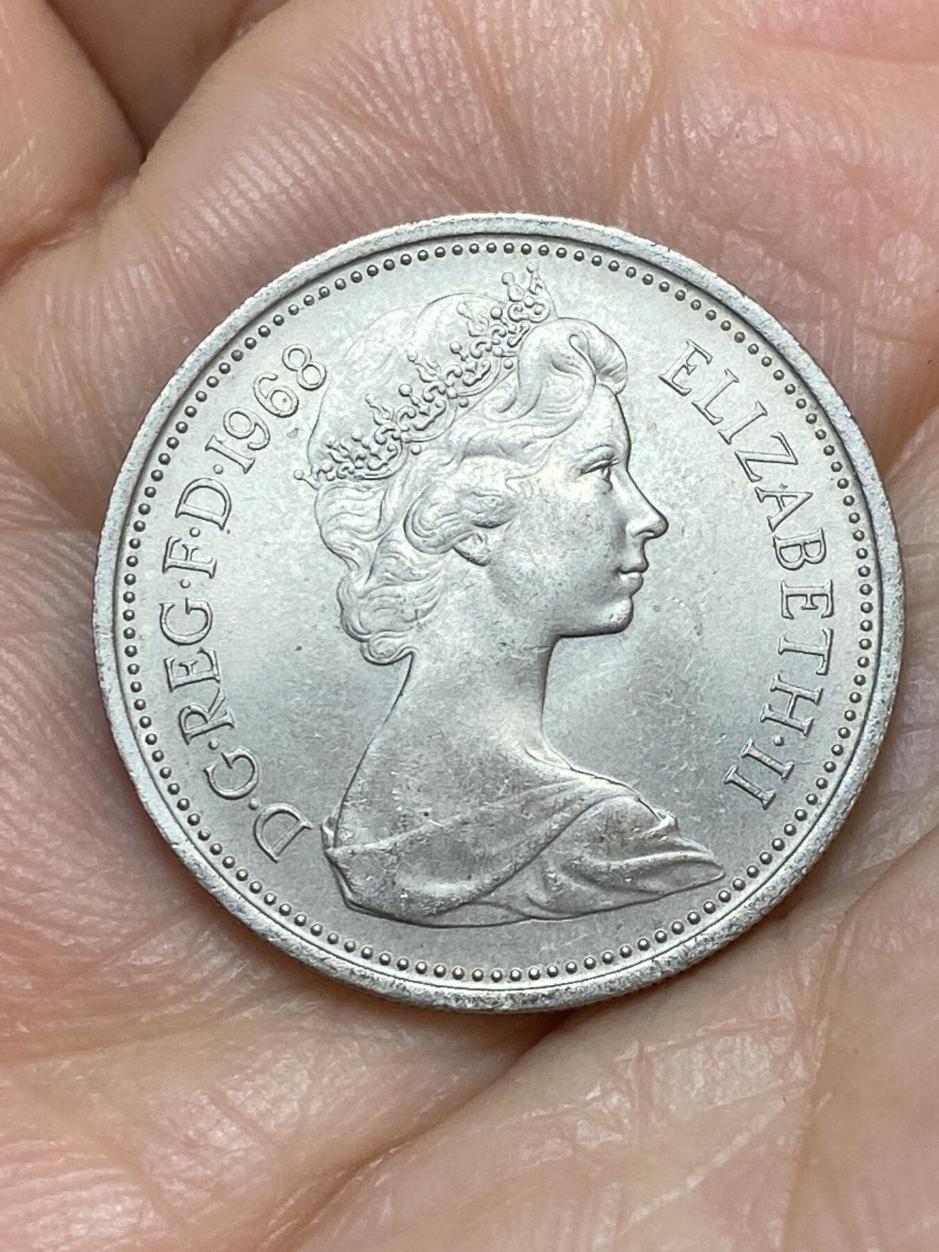 2026年第十九场(总第一百八十八场）外国好品散币场(免佣金) 英国🇬🇧1968年5新便士(伊丽莎白二世中年花冠，十进制第一版首发年)