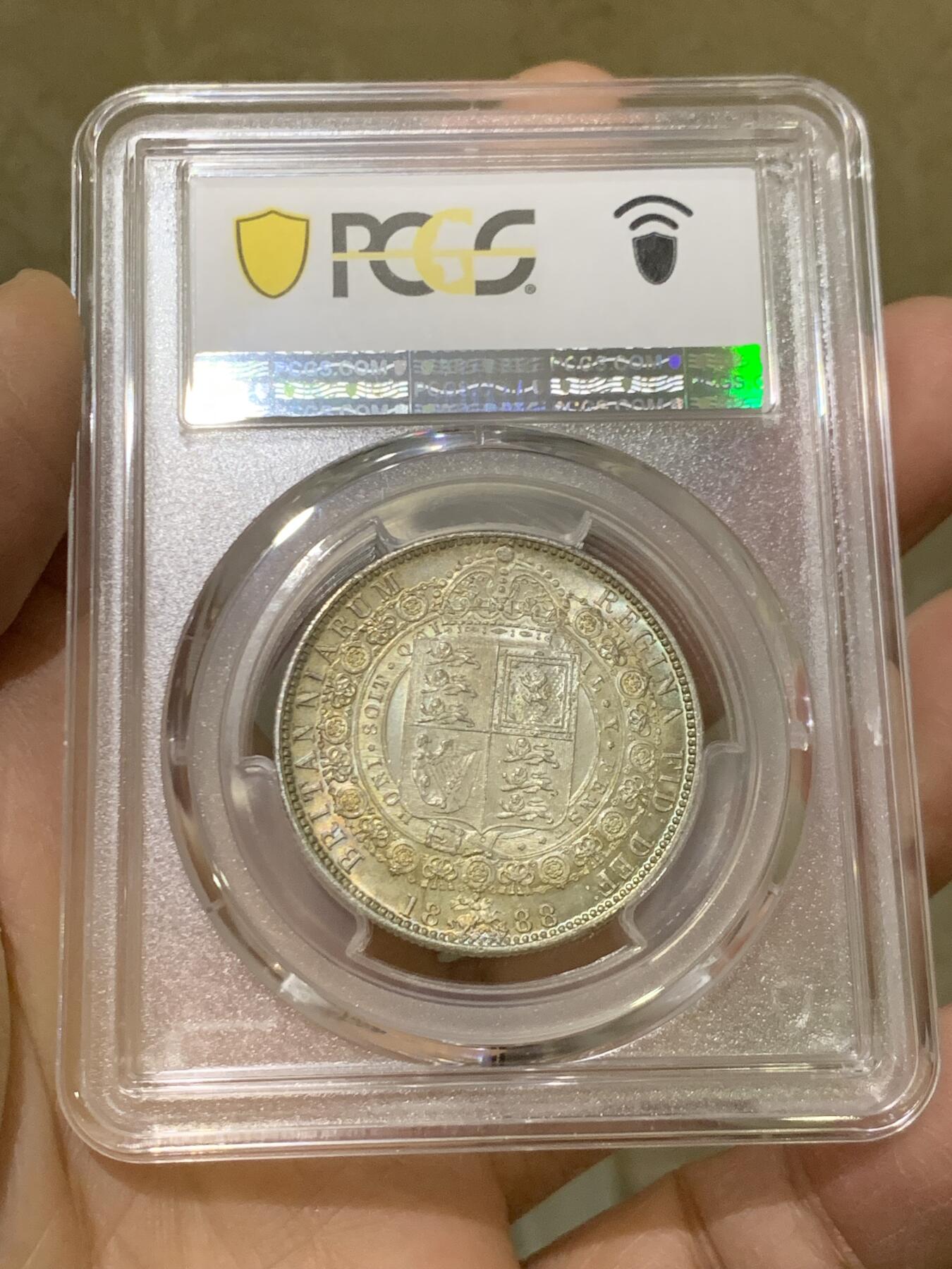 《竞宝斋》第464场 周日，周一，周二，3场连拍 （全场包邮）欢迎送拍 PCGS-MS63 1888年英国 维多利亚女皇 高冠半克朗银币 双面五彩包浆 转光明显 底板精美 浮雕深刻