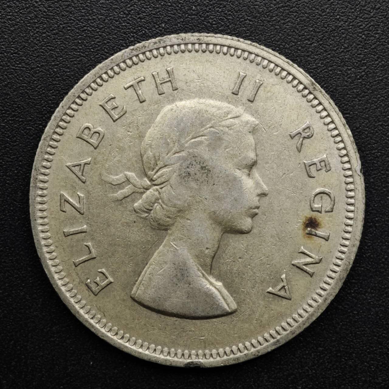 【淘币小摊】实时拍第八百六十三拍   小银币散币场   年前最后一周 之前的预留小年前全部发出 请更换最新收货地址  南非1956年伊丽莎白二世2先令银币