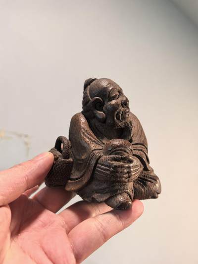 老竹雕人物摆件