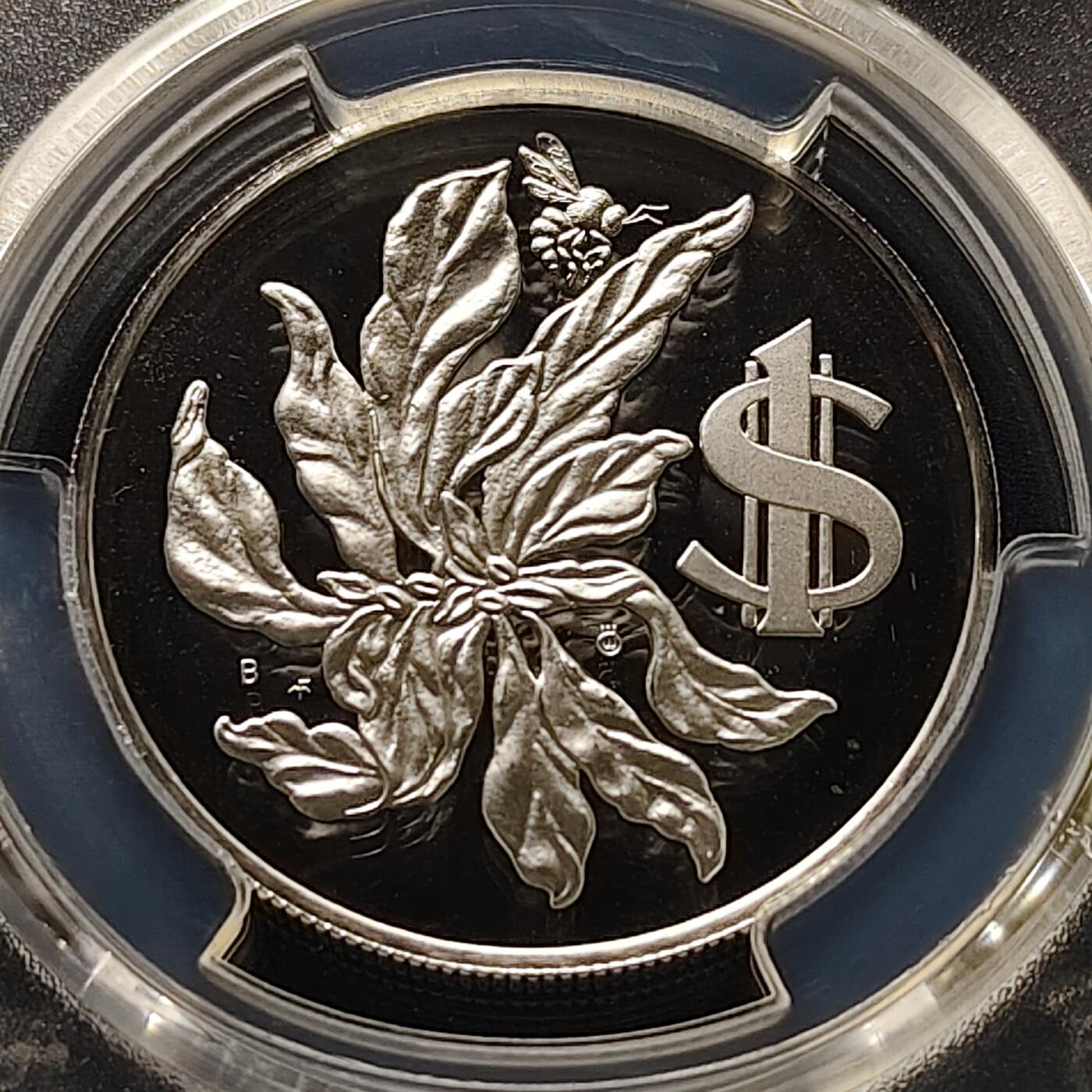 【全场包邮】纯粹捡漏拍501场-持续更新中 【收藏级·冠军分·稀少】开曼群岛1982年1元凤凰木精制银币【34毫米18.14克92.5%】-量589-PCGS PR68 DCAM