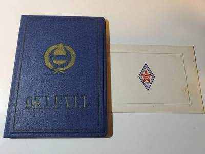 韵星假日军品类拍卖第三十九期暨默多克中校夫妇专场 -- Rimey Holidays Militaria Auction 39 & The Modoks Collection  - 匈牙利人民共和国人民警察进修大证书、内务部人民警察毕业校徽证章证书 证书少见