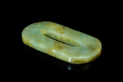 上海都达杂项专场四十七【全场包邮】  和田玉湖水绿精雕《绦环》挂件