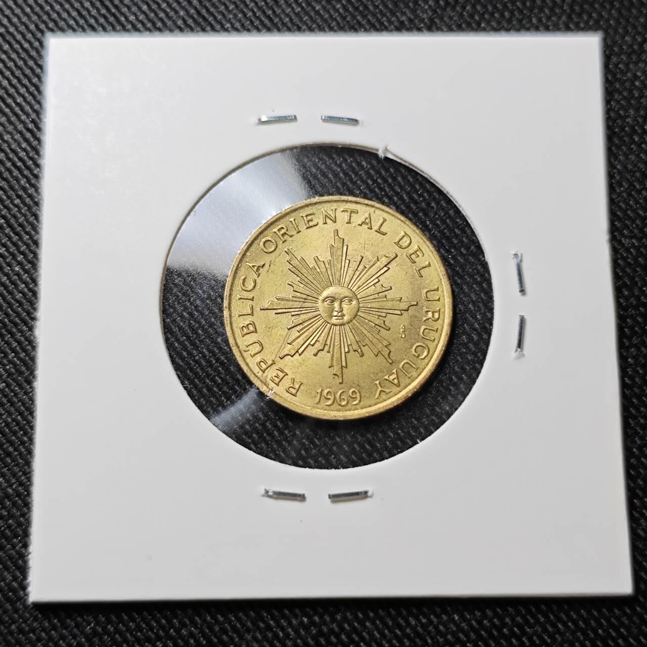 KK钱币收藏小铺  第392期  2月预留时间 周末发货  1969乌拉圭5比索铜币