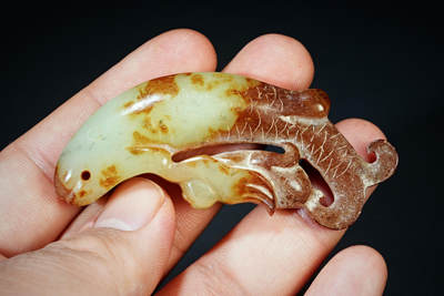 上海都达杂项专场四十七【全场包邮】  和田古玉鱼挂件90-24