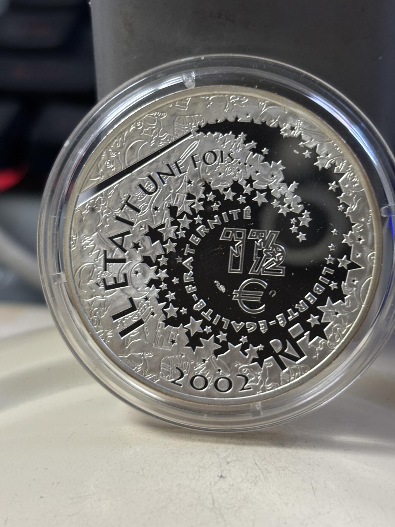 第190期拍卖 法国2002年1.5欧元部分珐琅彩精制银币 童话-白雪公主 22.2克900银 仅盒