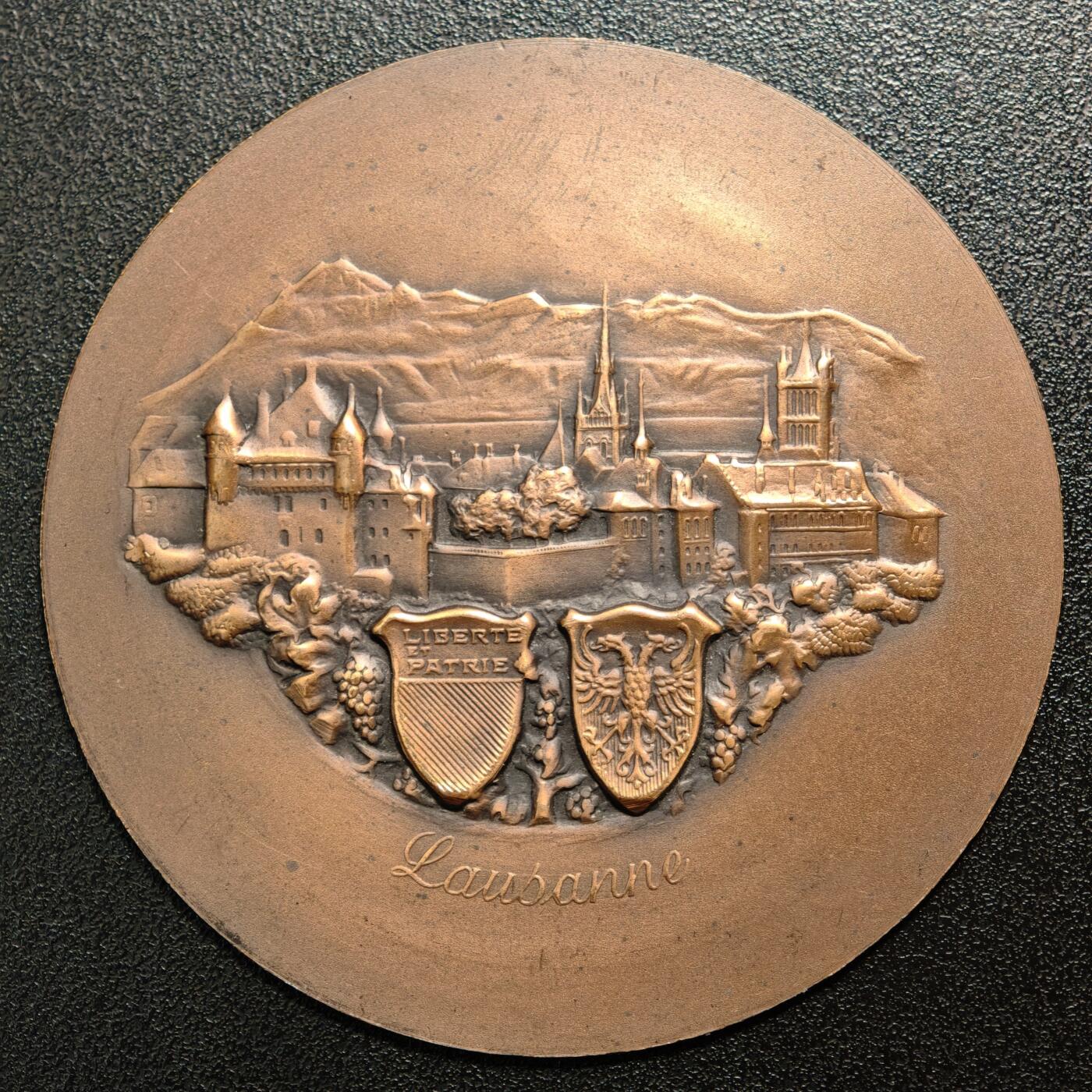 【德藏】世界币章拍卖第164期（拍品征集中~欢迎藏友联系） 20世纪 瑞士洛桑城市景观双面同模压制纪念铜章 少见 直径约：77.1mm；重约：40.7g