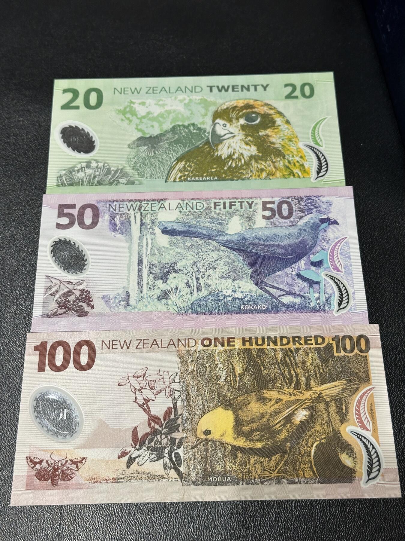 《外钞收藏家》第六百零八期（精选场）（本平台长期征集拍品、欢迎藏友们联系合作） 新西兰20、50、100元 三张一起 全新UNC