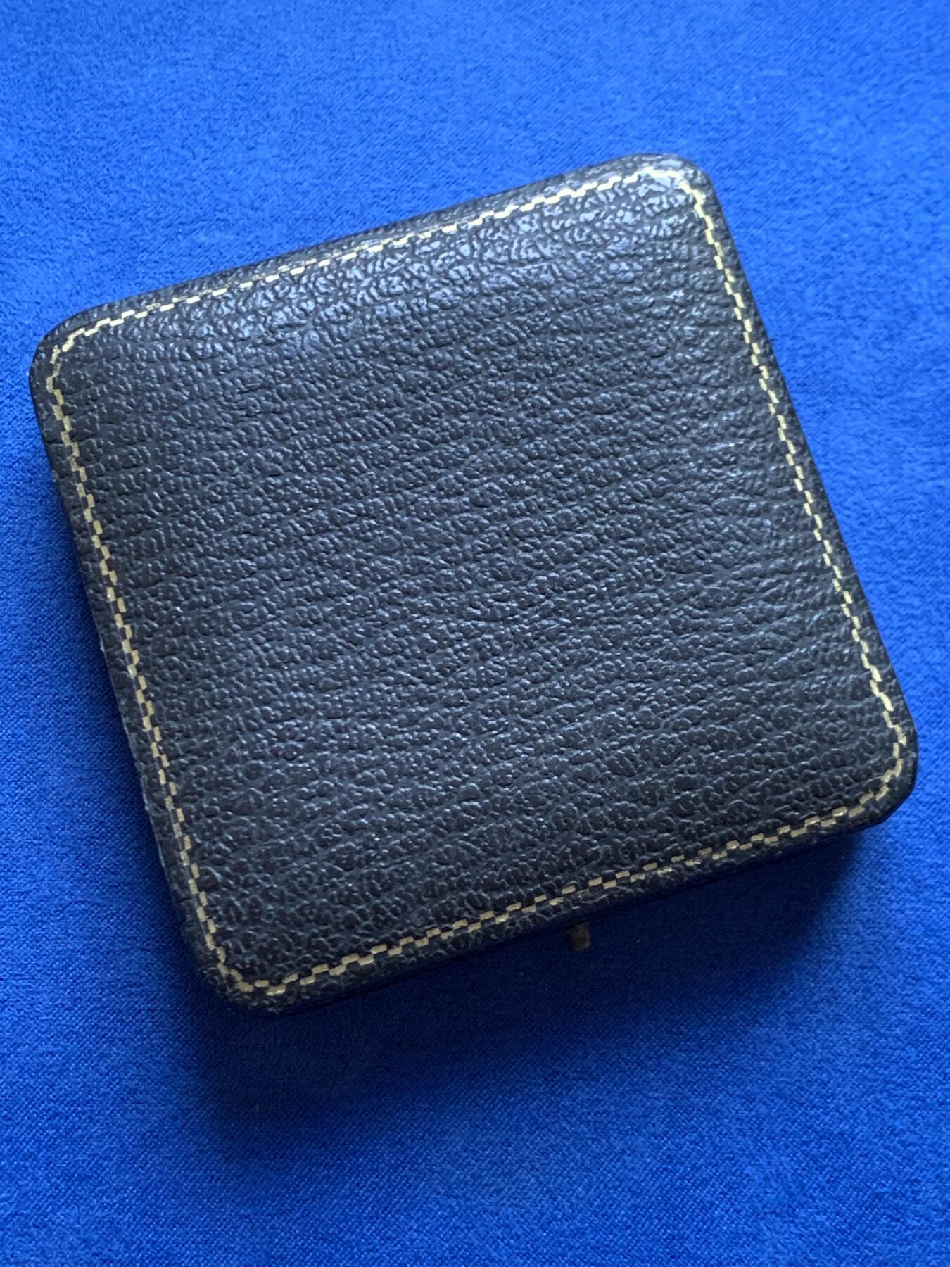 《竞宝斋》第465场 周日，周一，周二，3场连拍 （全场包邮）欢迎送拍 英国国家实用家禽协会铜章，55.55克，50.5mm，带盒。