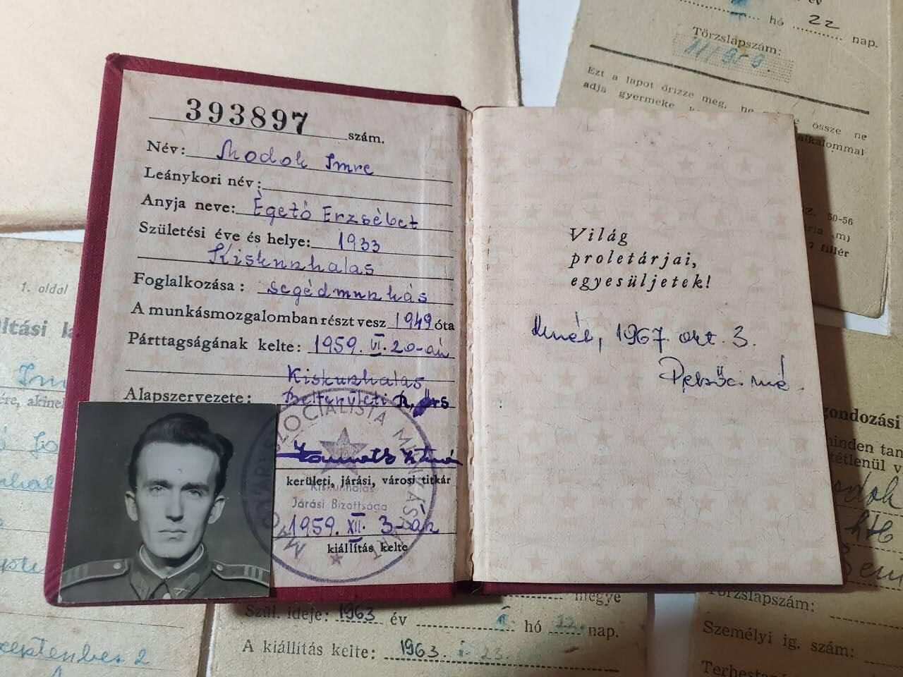 韵星假日军品类拍卖第三十九期暨默多克中校夫妇专场 -- Rimey Holidays Militaria Auction 39 & The Modoks Collection  匈牙利人民共和国默多克中校社会主义工人党党证书 社会服务手册 疫苗手册一套