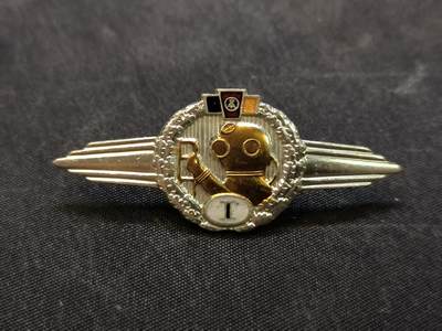 （店主清仓 大量自藏 制服徽章盛宴）罗岚⭐爱藏⭐甄选专拍第五场-分享拍场赚佣（实体经营） - 民主德国人民军海军一级潜艇技能章 珐琅转轮版本美品