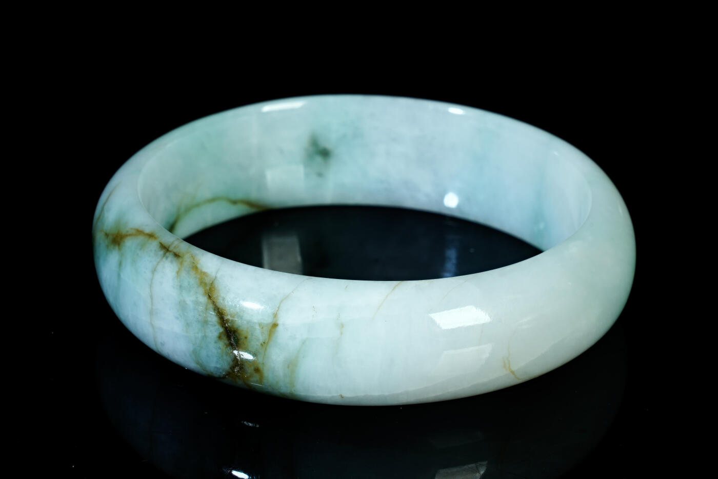 上海都达杂项专场二十一（全场包邮） 天然冰糯种带绿翡翠（A货）贵妃手镯 附鉴定证书90-45