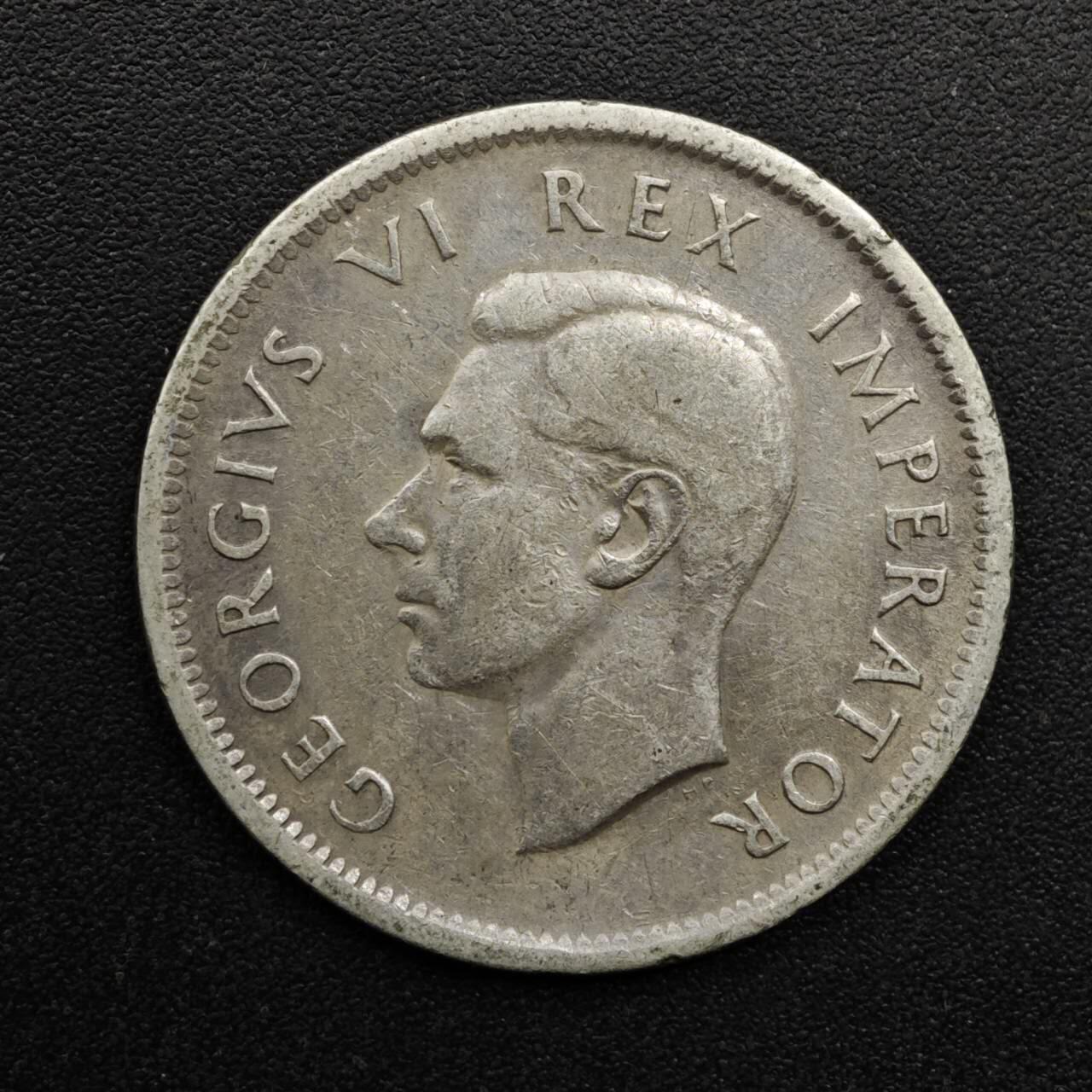 【淘币小摊】实时拍第八百六十三拍   小银币散币场   年前最后一周 之前的预留小年前全部发出 请更换最新收货地址  南非1942年乔治六世一先令银币