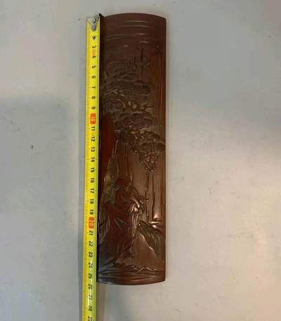 郑影君大师竹雕臂搁  