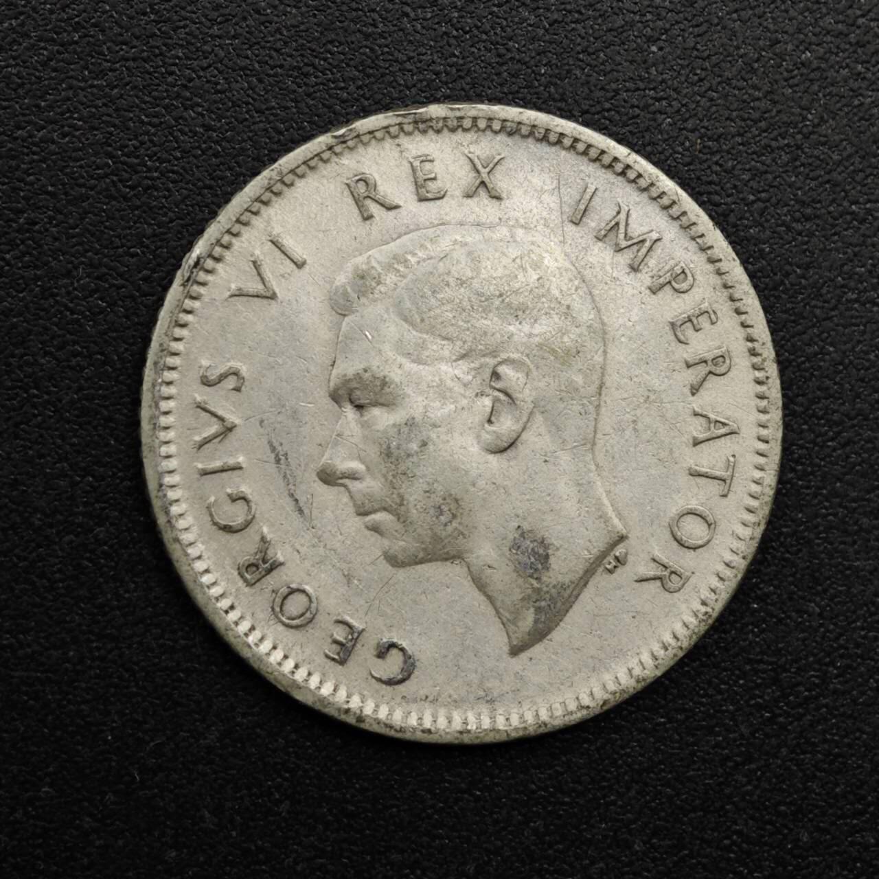 【淘币小摊】实时拍第八百六十三拍   小银币散币场   年前最后一周 之前的预留小年前全部发出 请更换最新收货地址  南非1937年乔治六世6便士银币