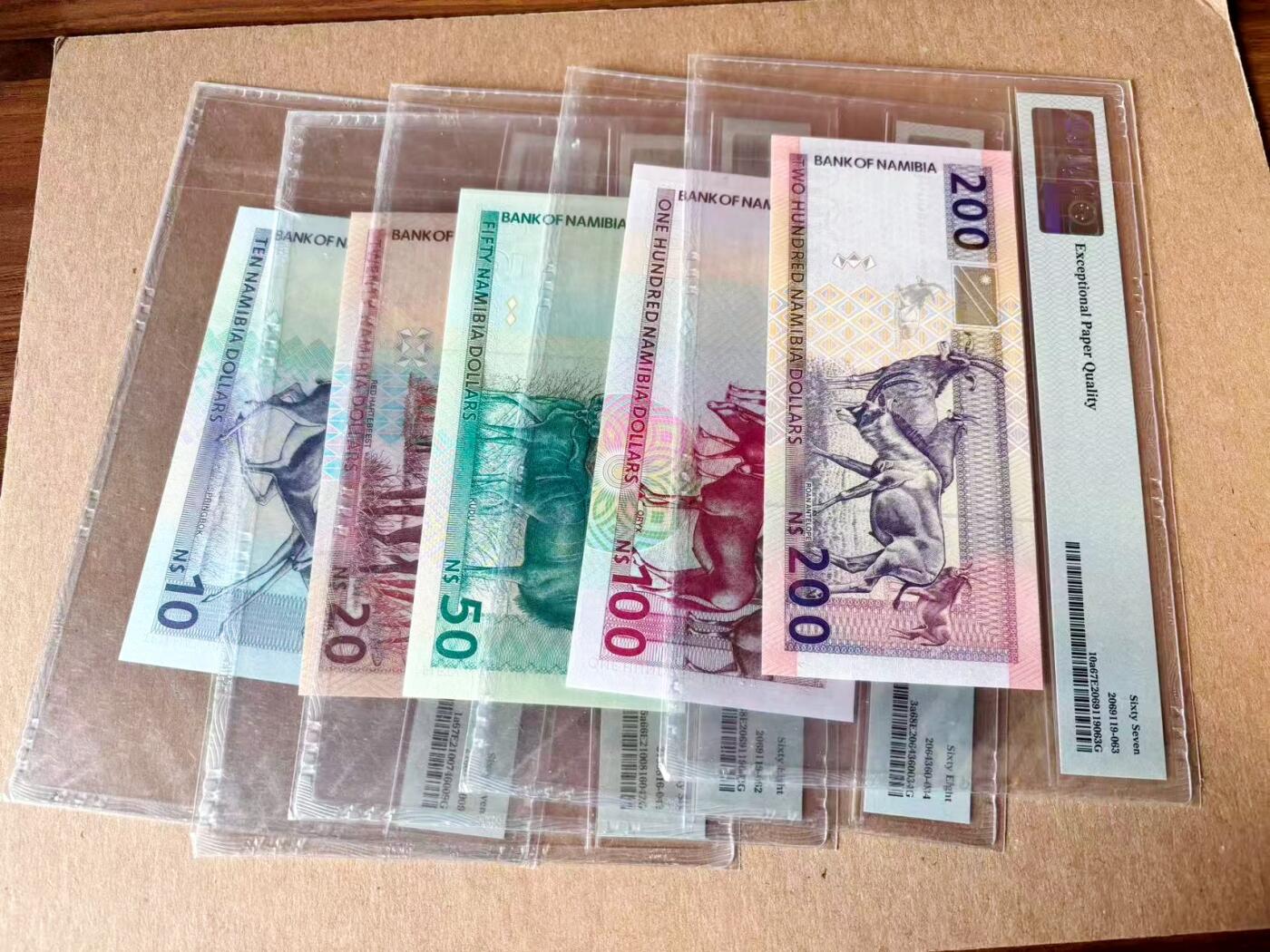 【Blue Auction】世界纸币精拍第782期——18级TOP拍卖/信誉/品质/专业/高效💫  【一组5张 首发冠606倒置小号全同套】纳米比亚 1993-96年10-200元 动物套 PMG68EPQ-66EPQ