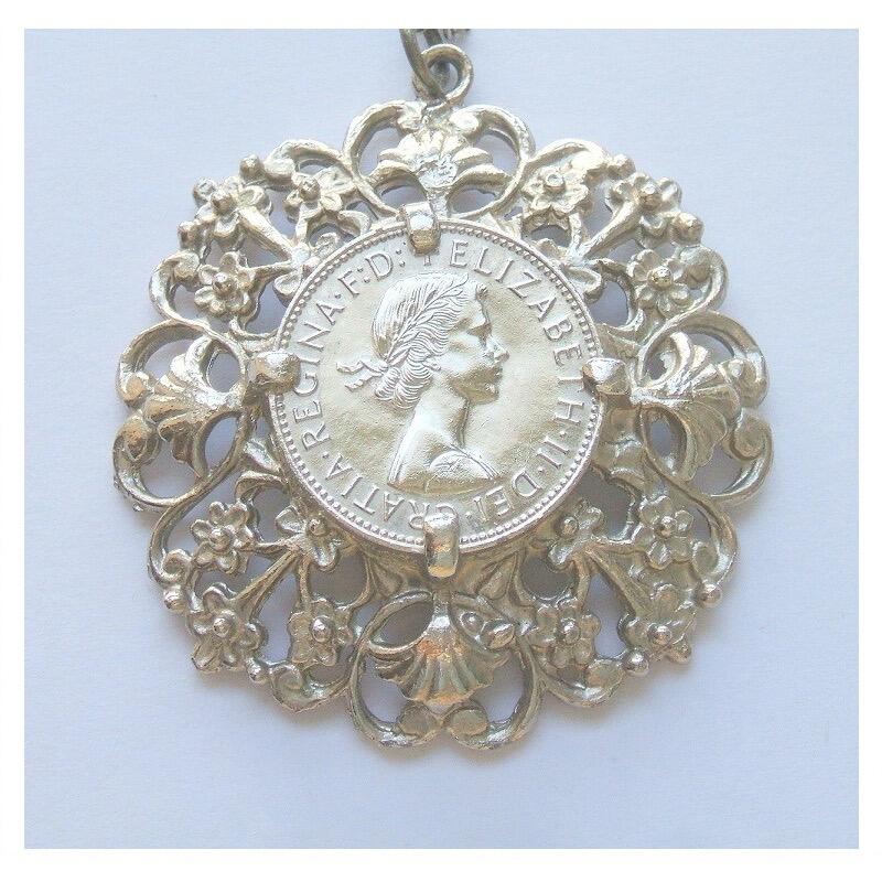 纯手工 英国伊丽莎白 花边镂空镀银高浮雕精制币章吊坠 50MM