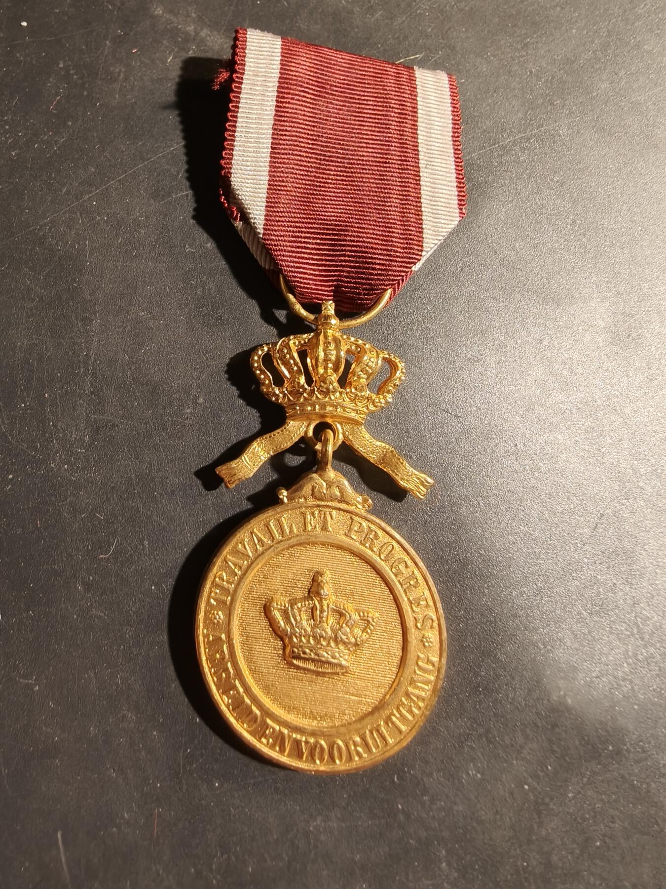 老王徽章第180期 比利时金级王冠奖章