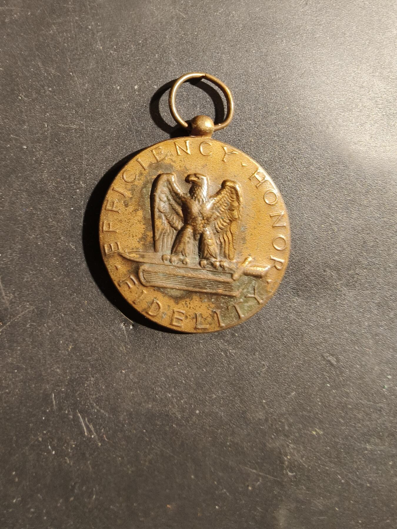 老王徽章第180期 美国陆军品德优良奖章