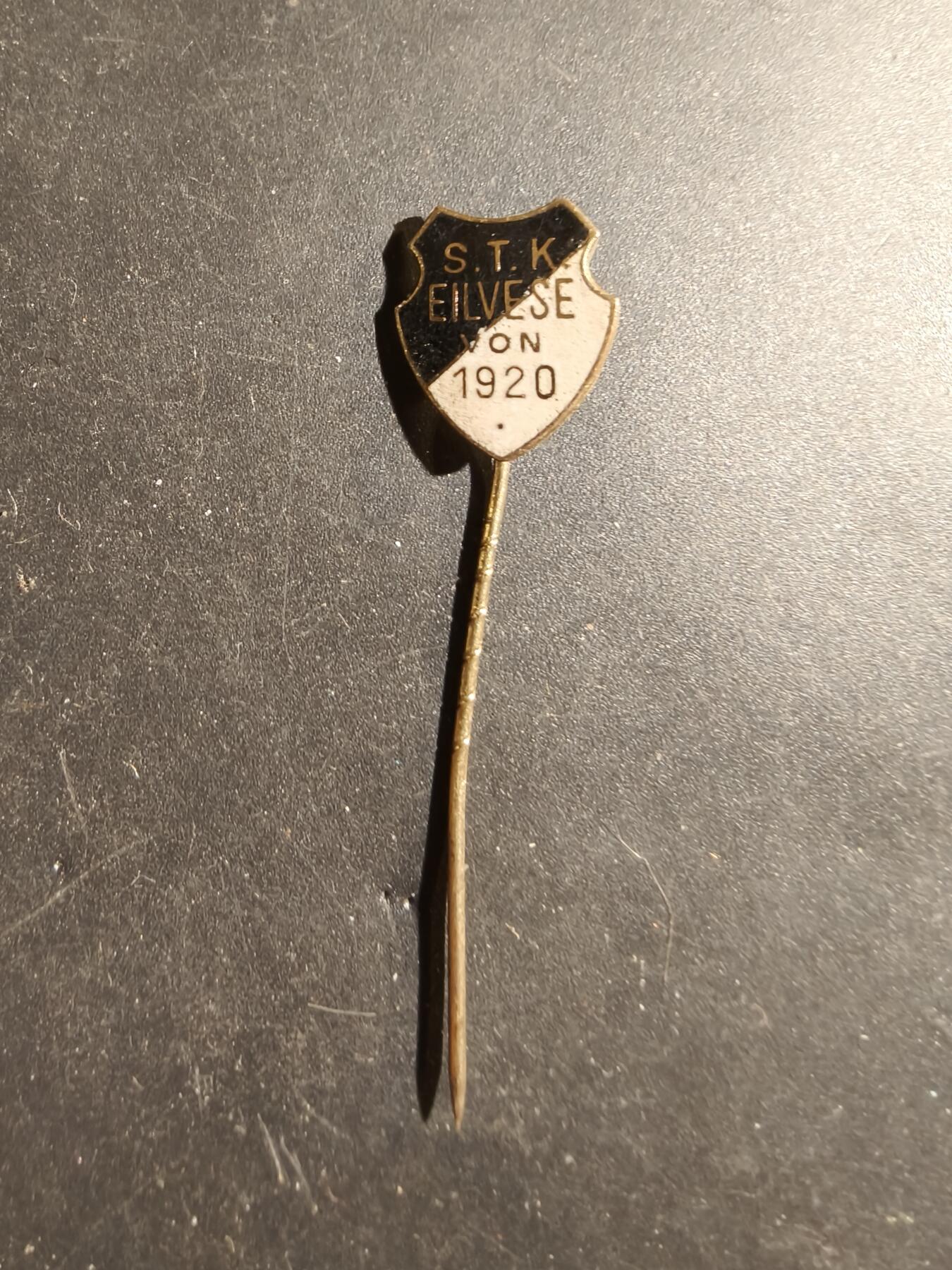 老王徽章第180期 德国针插