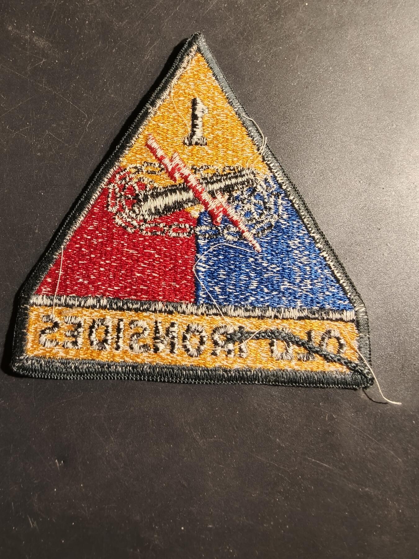 老王徽章第180期 美国陆军第1装甲师臂章