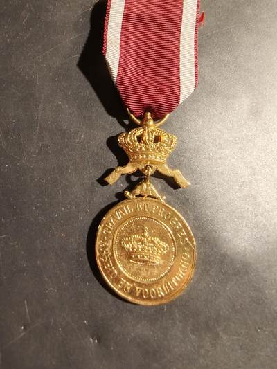 老王徽章第180期 - 比利时金级王冠奖章