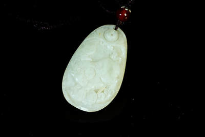 上海都达杂项专场二十一（全场包邮） - 天然和田玉精雕《哼哼来财》挂件