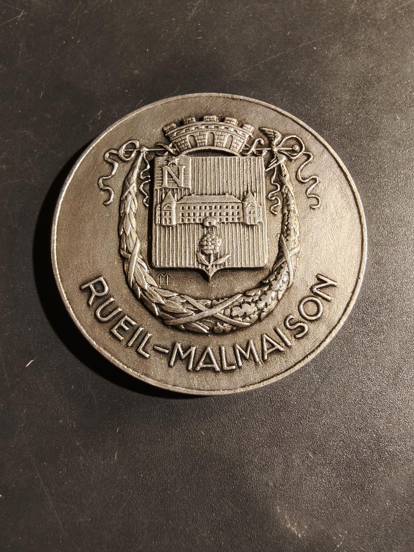 老王徽章第180期 法国布列塔尼人之友协会镀银大铜章     直径50mm     重量76.3g