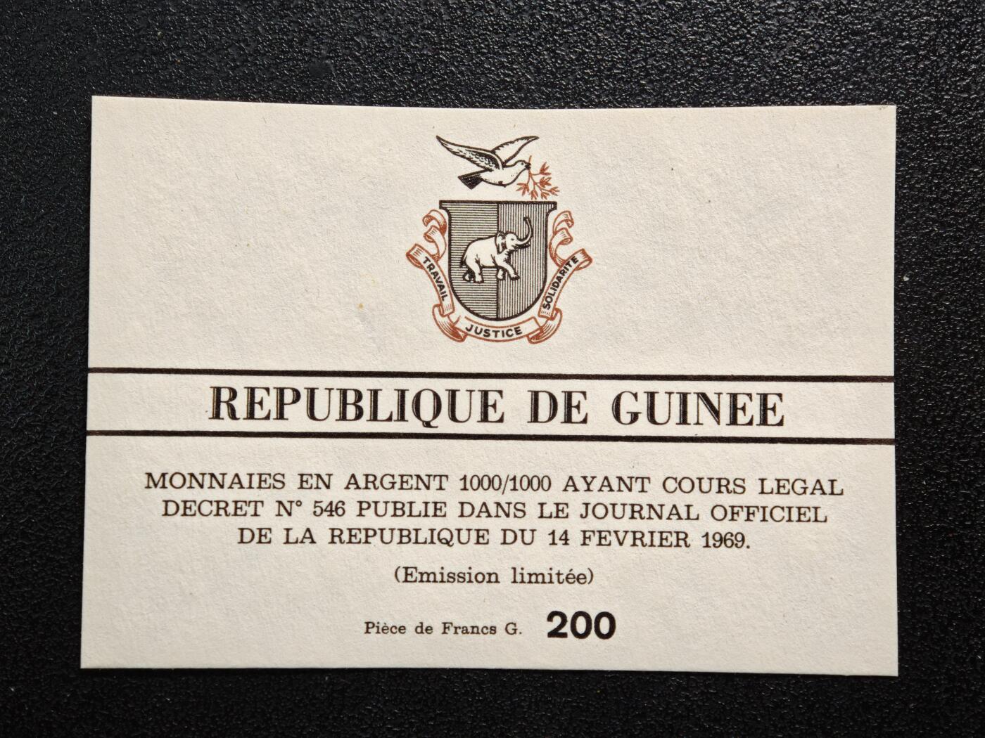【德藏】世界币章拍卖第164期（拍品征集中~欢迎藏友联系） 1968年 几内亚肯尼迪兄弟200法郎纪念银币 999银 原包装 直径约：30mm；重约：11.6g