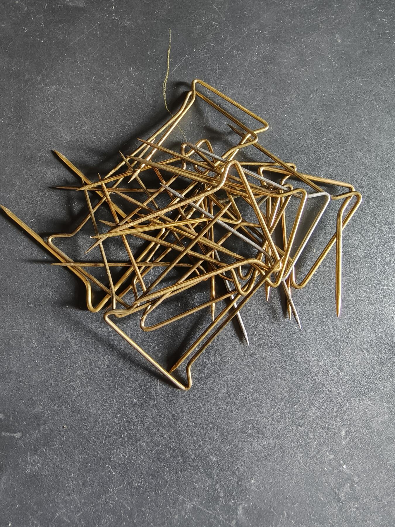 老王徽章第180期 法国/比利时针插一组20枚