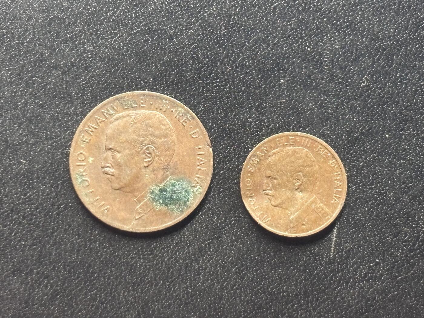 邮泉阁限时拍卖第四十一场（硬币在国外。请付邮费6元。） 意大利王国维克托·伊曼纽尔三世国王拿花2枚