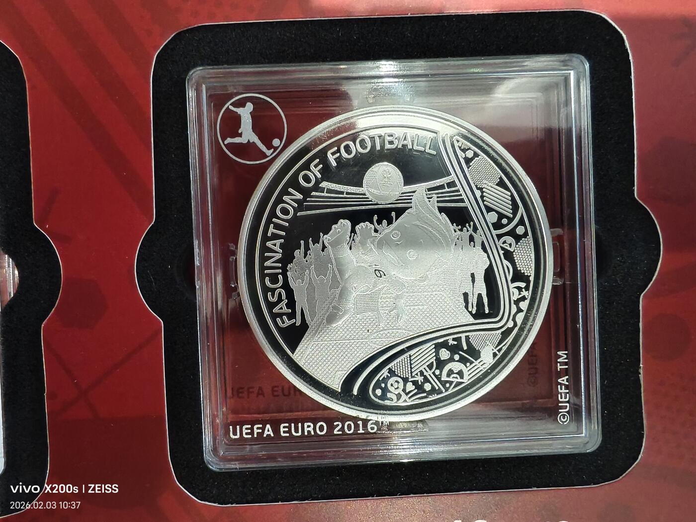 2016年欧洲杯官方纪念章