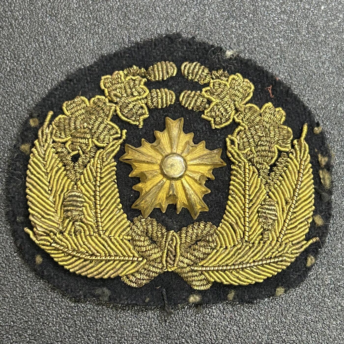 西秦中古拍卖第七十五期 不忘历史·抗战收藏 日本昭和时代警察刺绣大帽徽