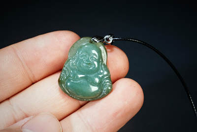 上海都达杂项专场90【全场包邮】  天然冰绿种翡翠（A货）精雕《佛公》挂件 90-100