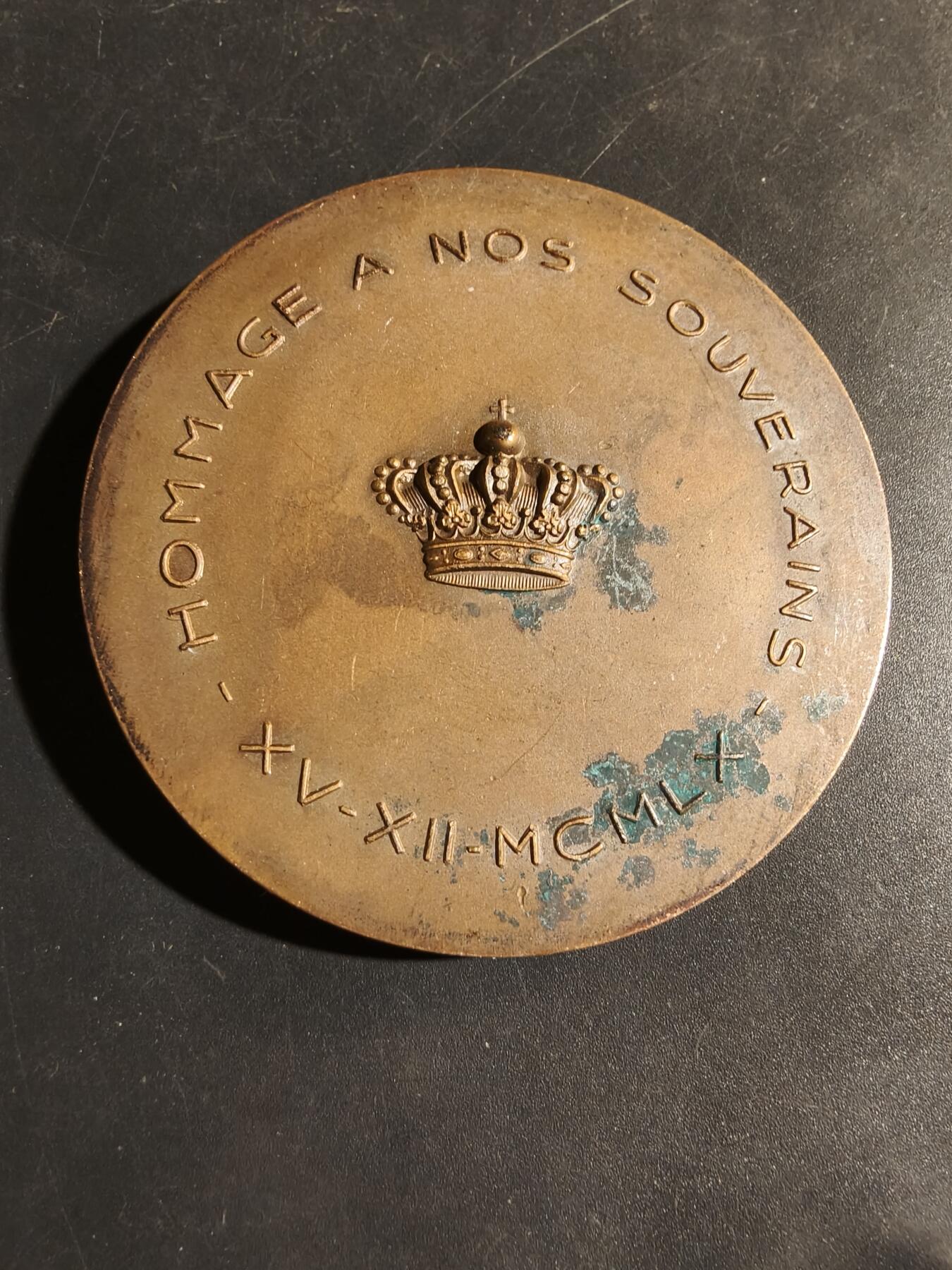 老王徽章第180期 比利时1960年向国王博杜安致敬大铜章     高浮雕     直径70mm    重量162g