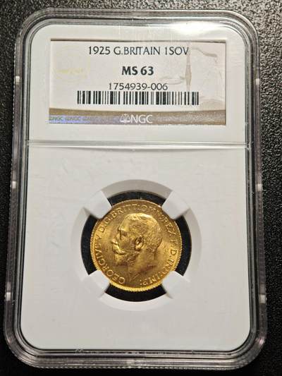 【德藏】世界币章拍卖第164期（拍品征集中~欢迎藏友联系） - 1925年 英国乔治五世马剑1索维林金币，直径22毫米，重量7.99克，含金量91.7%，伦敦皇家造币厂铸造，NGC MS63 马剑金币是热门钱币收藏，1925年也是乔五马剑1索维林金币发行的最后一年，保存完好、能达到MS63品相的更少，因而市场价格高，属稀少年份之一，值得收藏和拥有。普品价格大约在‌6000-8000元，好品相或评级币能达到‌1万-1.6万元‌甚至更高，好好把握机会！