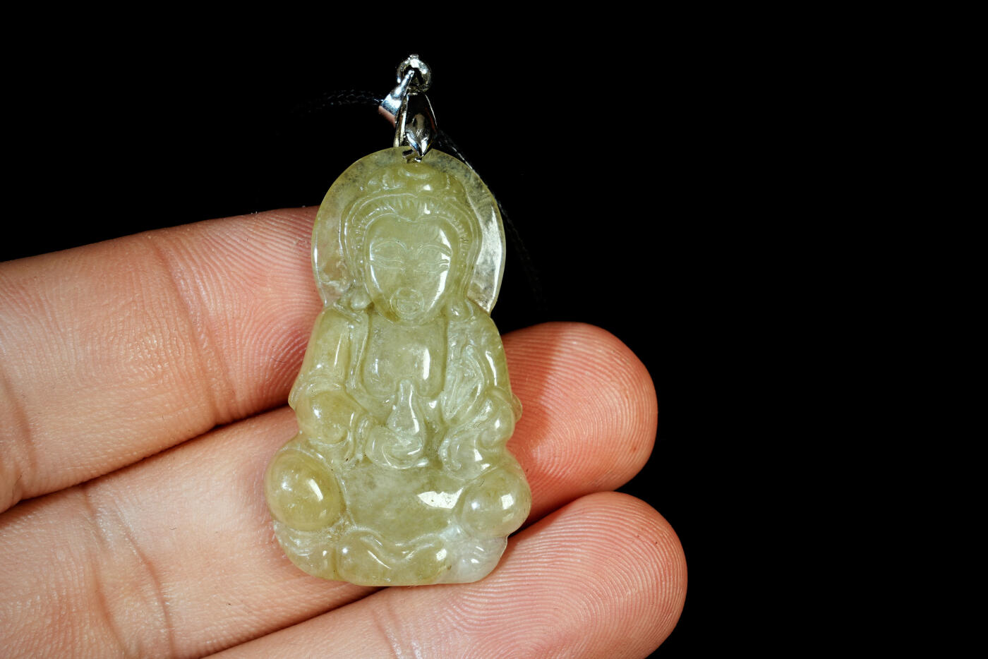 上海都达杂项专场二十一（全场包邮） 天然和田玉精雕《观音》挂件90-86