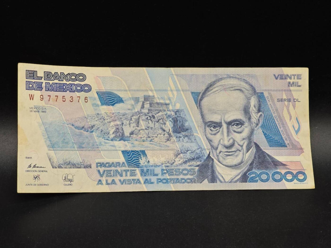 【淘币小摊】实时拍第八百六十四拍   无佣金纸币福利场   年前最后一周 之前的预留小年前全部发出 请更换最新收货地址  墨西哥20000比索纸币【有折】