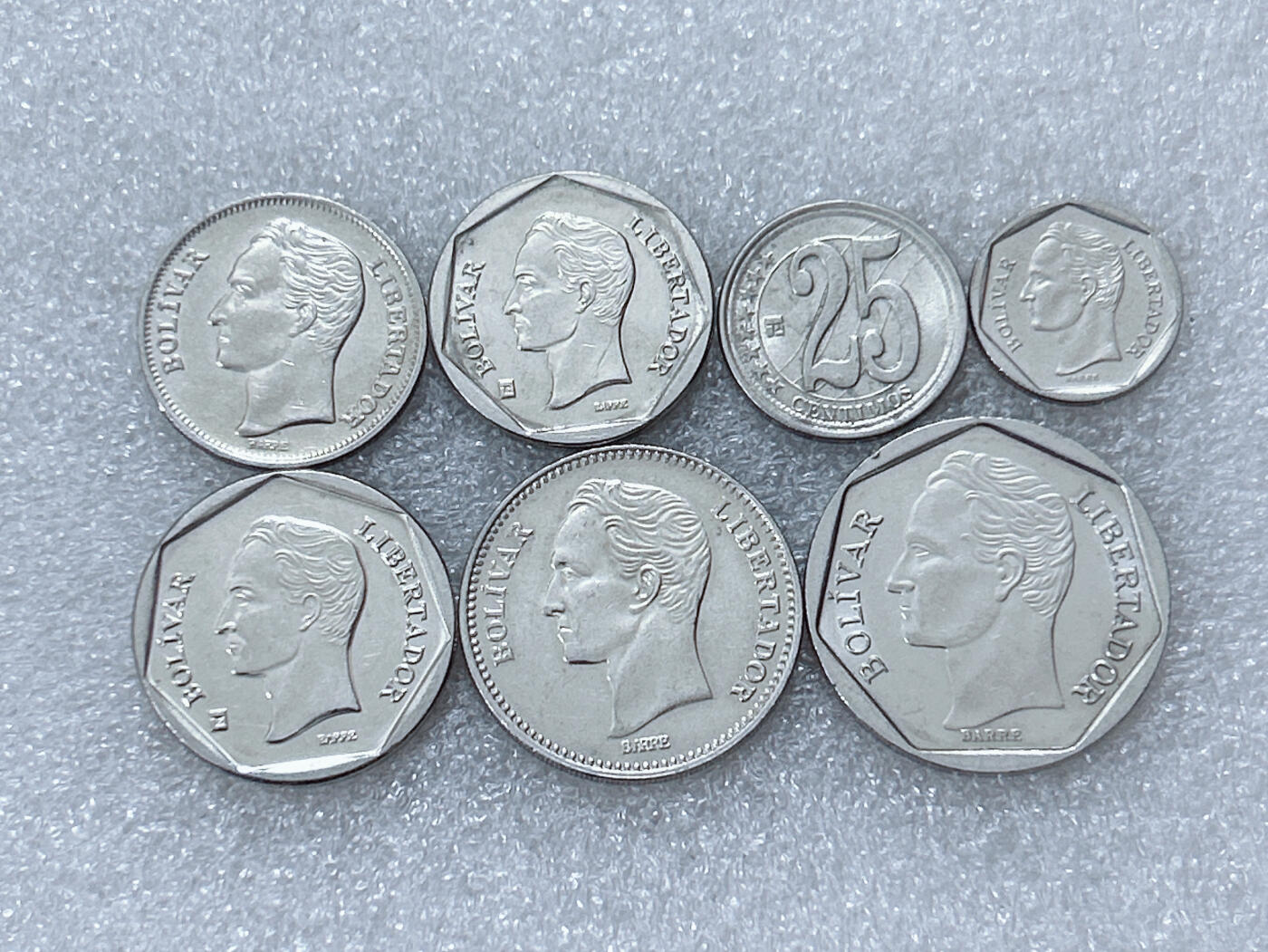 第一海外回流一元起拍收藏 散集专场  第299期 委内瑞拉硬币 7枚