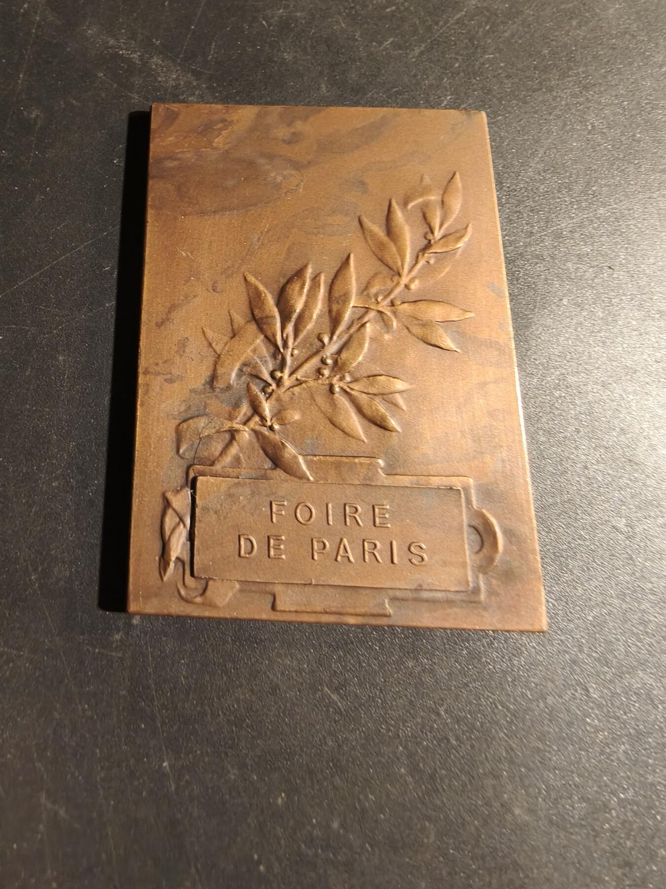 老王徽章第180期 巴黎博览会方形大铜章     尺寸39×55mm    重量54.5g