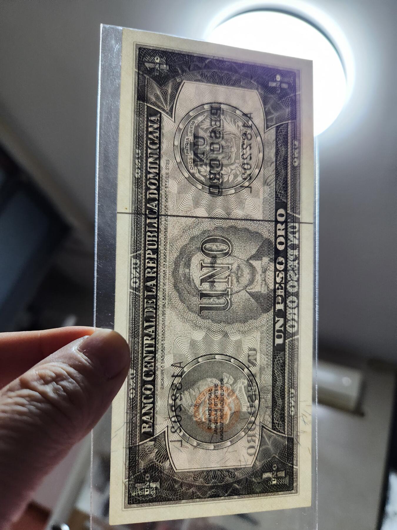 2月4号晚上8点 外国纸币自动截拍第17场 全新UNC多米尼加1977年1比索 美金设计 国父胡安·杜阿尔特