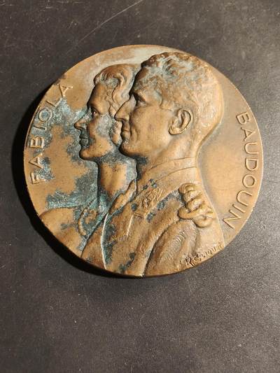 老王徽章第180期 - 比利时1960年向国王博杜安致敬大铜章     高浮雕     直径70mm    重量162g