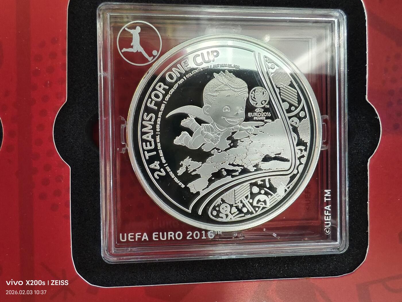 2016年欧洲杯官方纪念章