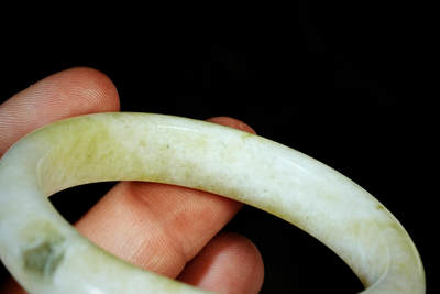 上海都达杂项专场四十七【全场包邮】  天然 蓝田玉贵妃手镯90-57