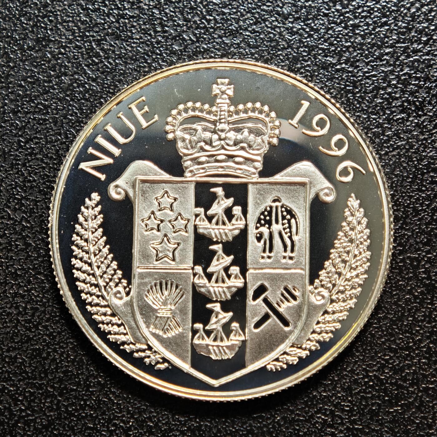 【德藏】世界币章拍卖第164期（拍品征集中~欢迎藏友联系） 1996年 纽埃濒危野生动物捷豹1元纪念银币 直径约：30mm；重约：10g