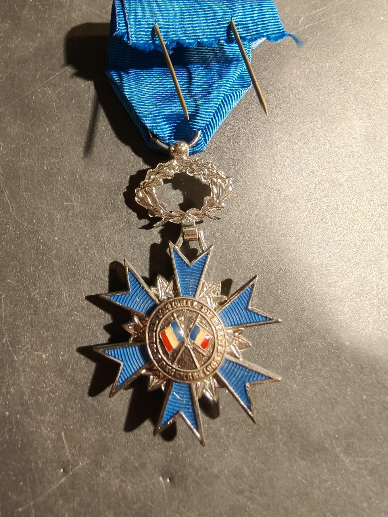 老王徽章第180期 法国骑士级国家功勋勋章     原盒