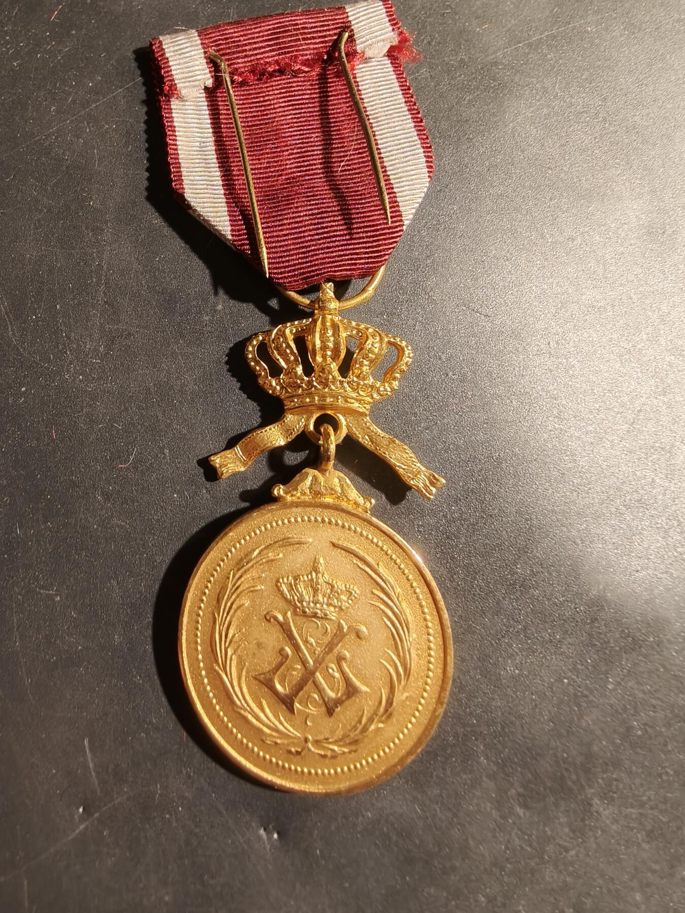 老王徽章第180期 比利时金级王冠奖章