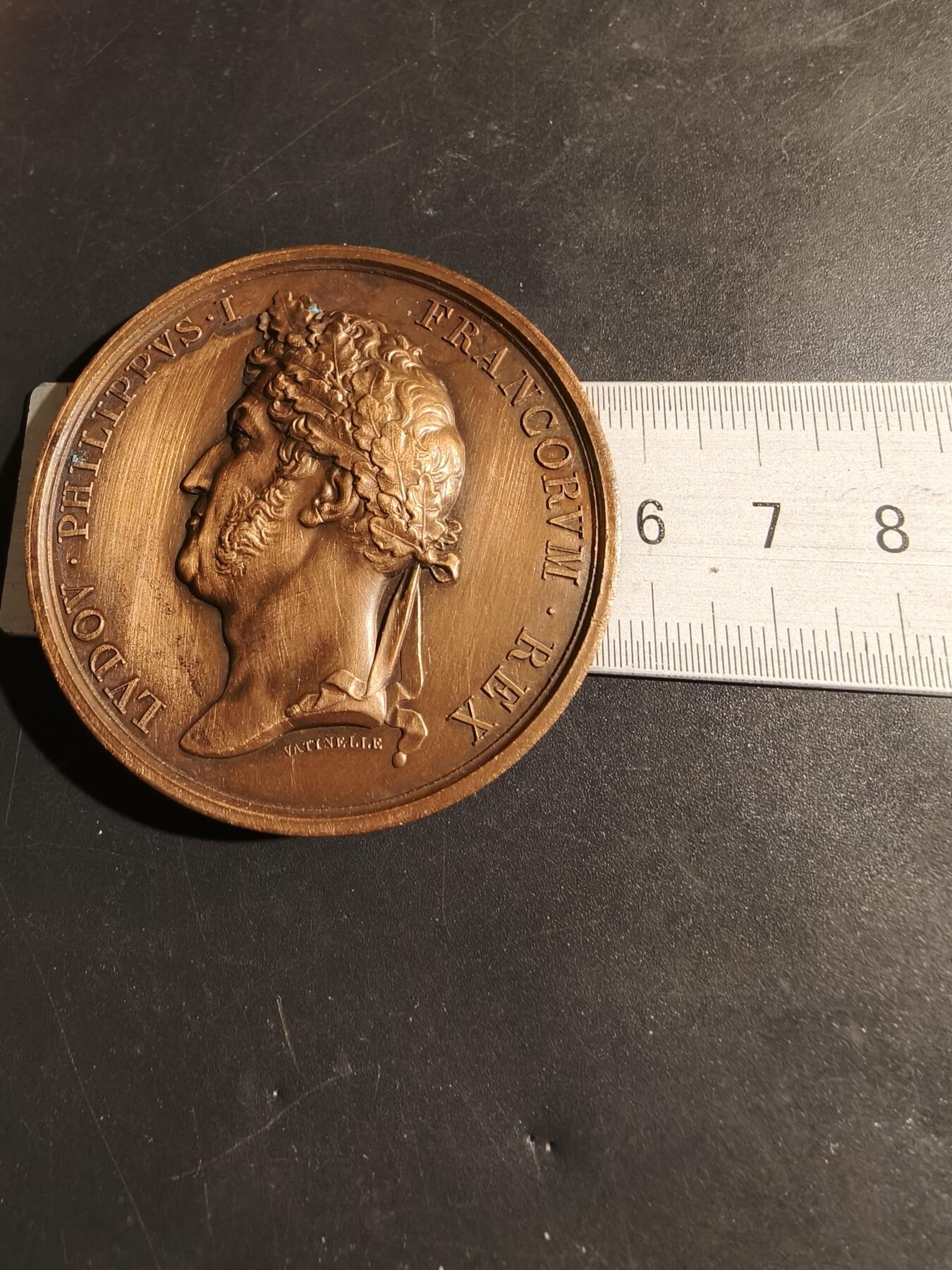 老王徽章第180期 法国1830年卢克索方尖碑在巴黎协和广场落成大铜章     原盒     直径58mm    重量76.1g